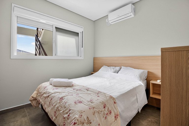 Confortavel apartamento à 100 metros da praia  04